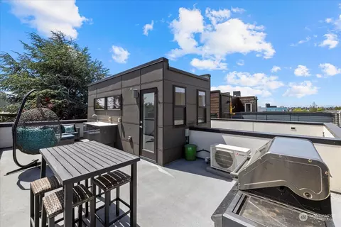 513 NE 73rd St #B, Seattle, WA 98115