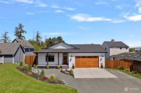 404 NE 6th St, Coupeville, WA 98239