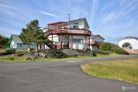1201 Fairwood Dr SW, Ocean Shores, WA 98569