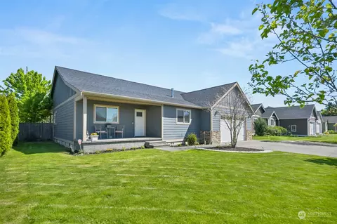 412 Amareen Ct, Nooksack, WA 98276