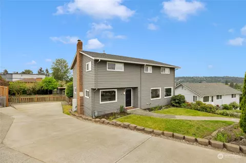 407 Grandey Way NE, Renton, WA 98056