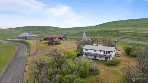 1898 Badger Hollow Rd, Prescott, WA 99348