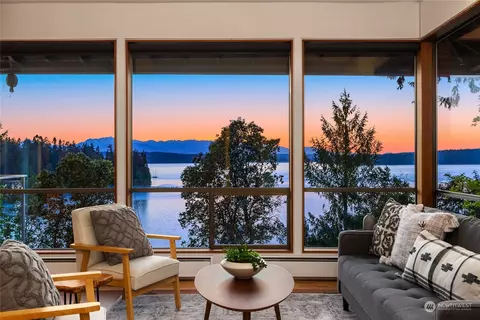 6550 NE Bayview Blvd, Bainbridge Island, WA 98110
