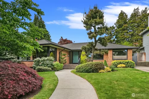7528 Fairway Dr NE, Seattle, WA 98115