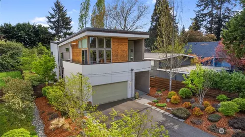 2323 N 122nd St, Seattle, WA 98133