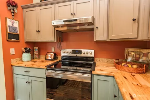Kitchen - 91 Jara Way, Sequim, WA 98382 photo 3 of 7