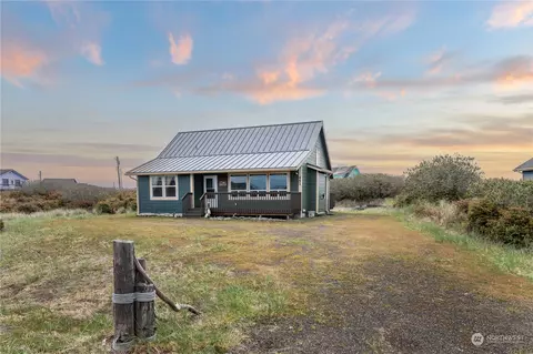 451 Skylark St, Ocean Shores, WA 98569