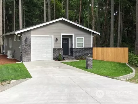10111 109th Avenue Ct, Anderson Island, WA 98303