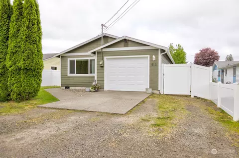 513 N 10th St, Elma, WA 98541