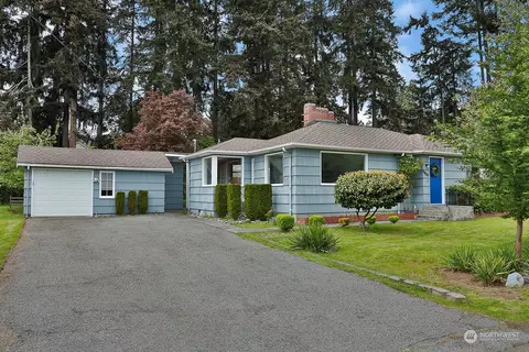 6466 Central Ave, Clinton, WA 98236