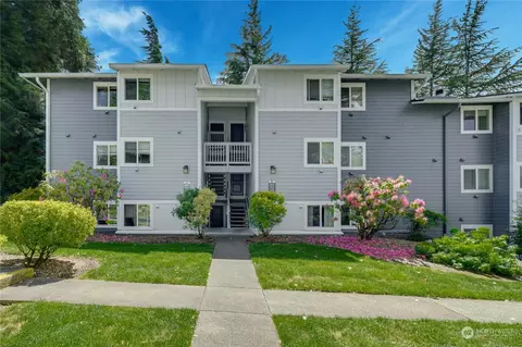 14018 NE 181 St Pl #E-201, Woodinville, WA 98072