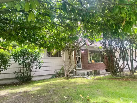 11801 28th Ave E, Tacoma, WA 98445