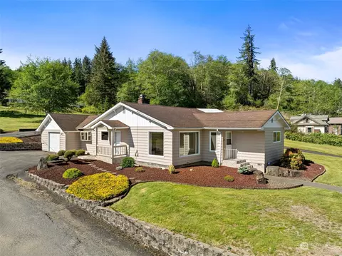 2157 Harvard St, Raymond, WA 98577