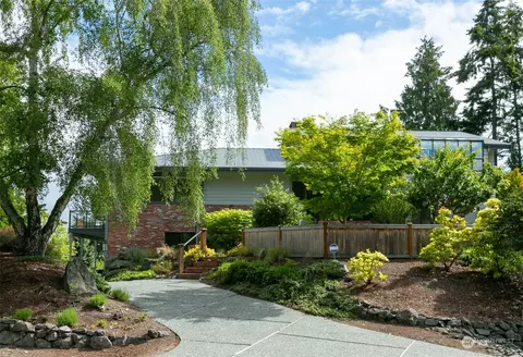 310 Woodland Dr, Sequim, WA 98382