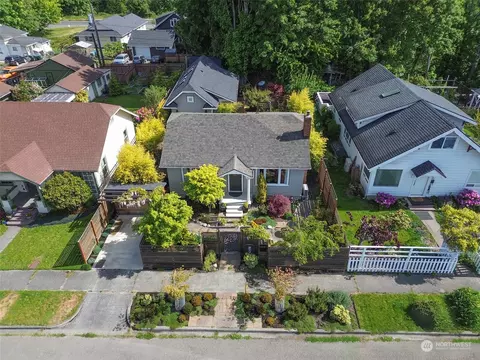 515 E 515 12 E 6th St, Port Angeles, WA 98362