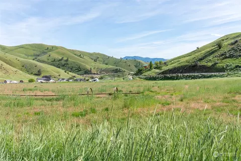 1 E Nahahum Canyon Rd, Cashmere, WA 98815