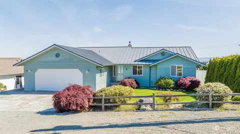1843 Edgewood Dr, Camano Island, WA 98282