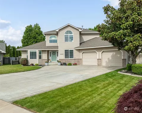 2209 S Dawes Ct, Kennewick, WA 99338