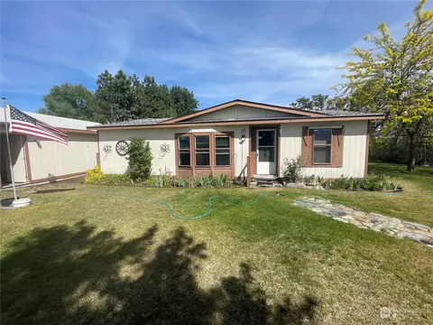 16 Country Vue Rd, Omak, WA 98841