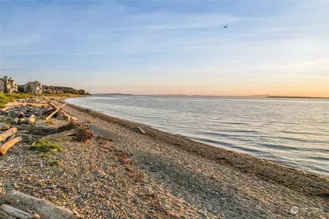 9545 Semiahmoo Pkwy #304, Blaine, WA 98230