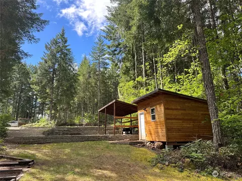 21 N Wood Duck Ct E, Hoodsport, WA 98548