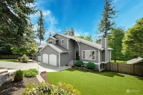 21505 NE 10th Pl, Sammamish, WA 98074
