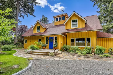 10551 Mandus Olsen Rd NE, Bainbridge Island, WA 98110