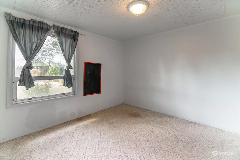 Bedroom - 808 E Hobert Ave, Ellensburg, WA 98926 photo 4 of 5