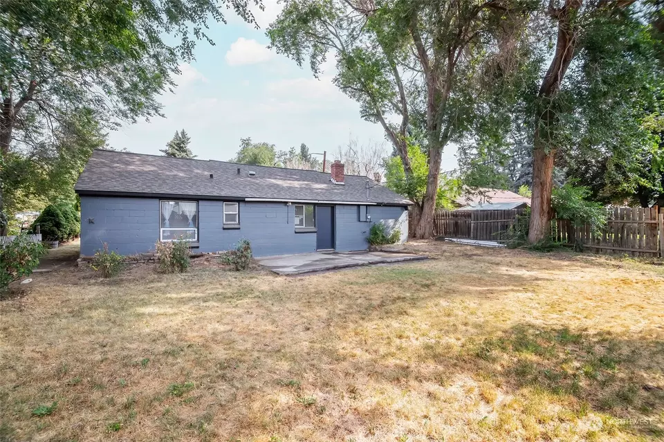 Exterior - 808 E Hobert Ave, Ellensburg, WA 98926 photo 13 of 14