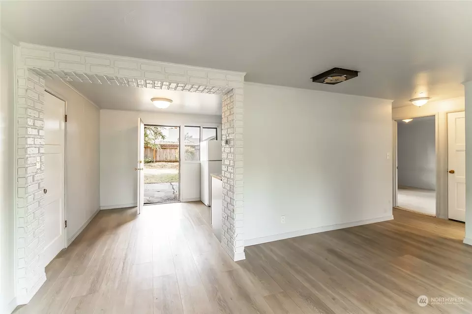 Living - 808 E Hobert Ave, Ellensburg, WA 98926 photo 5 of 7