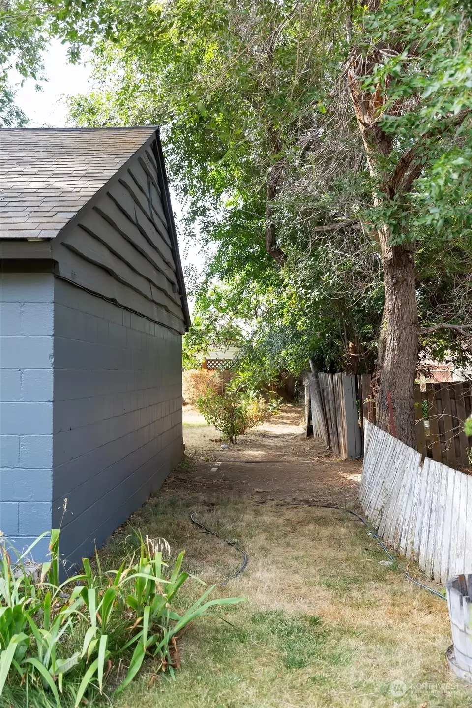 Exterior - 808 E Hobert Ave, Ellensburg, WA 98926 photo 9 of 14