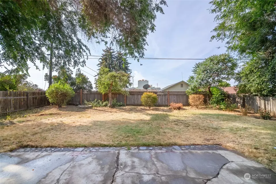 Exterior - 808 E Hobert Ave, Ellensburg, WA 98926 photo 14 of 14