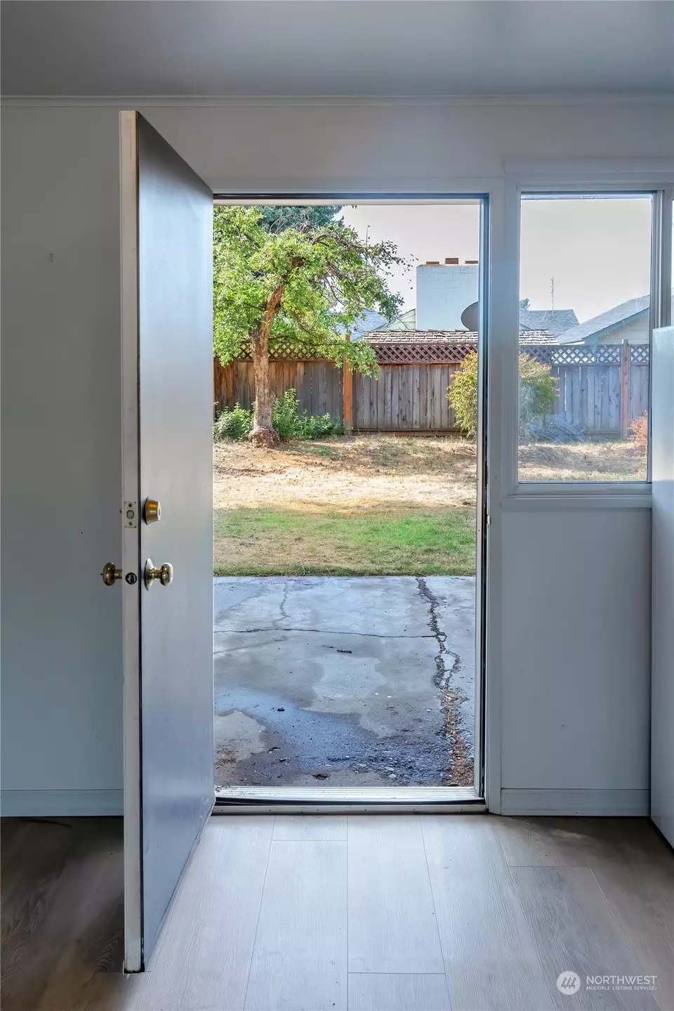 Entry Way - 808 E Hobert Ave, Ellensburg, WA 98926 photo 1 of 2