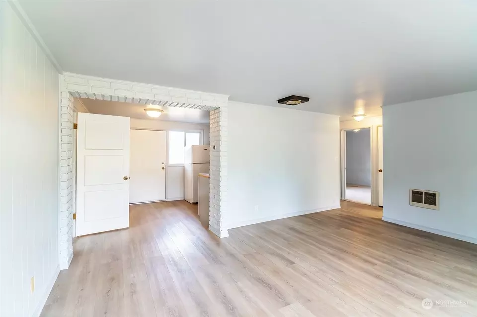 Living - 808 E Hobert Ave, Ellensburg, WA 98926 photo 4 of 7