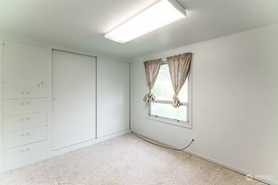 Bedroom - 808 E Hobert Ave, Ellensburg, WA 98926 photo 2 of 5