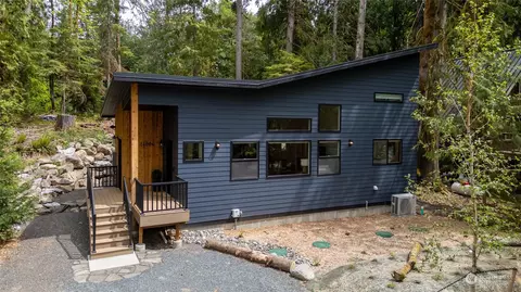 14004 Welcome Rd, Deming, WA 98244