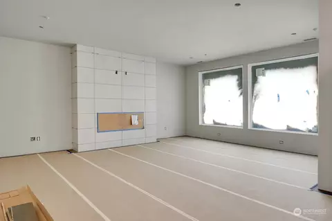 Living - 3123 234th St SE, Bothell, WA 98021 photo 2 of 4