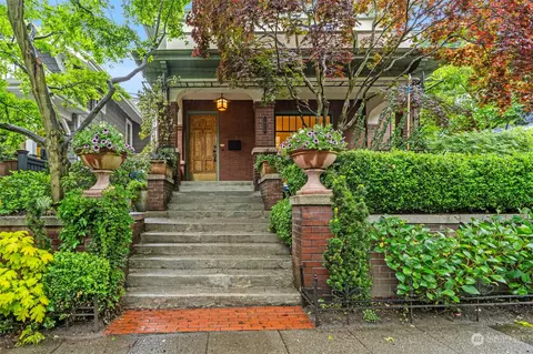 1010 E Lynn St, Seattle, WA 98102