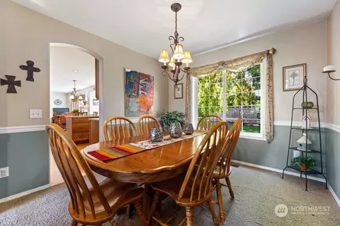 Dining - 10432 27th Dr SE, Everett, WA 98208 photo 2 of 3