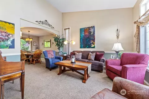 Living - 10432 27th Dr SE, Everett, WA 98208 photo 1 of 2