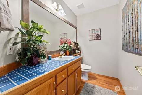Bath - 10432 27th Dr SE, Everett, WA 98208 photo 1 of 4