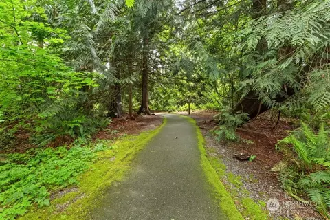 View/Area - 10432 27th Dr SE, Everett, WA 98208 photo 1 of 4