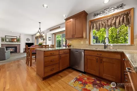Kitchen - 10432 27th Dr SE, Everett, WA 98208 photo 2 of 3