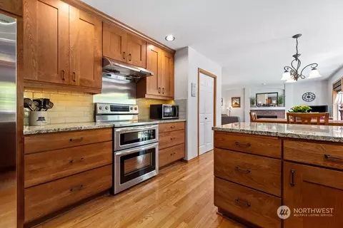 Kitchen - 10432 27th Dr SE, Everett, WA 98208 photo 3 of 3