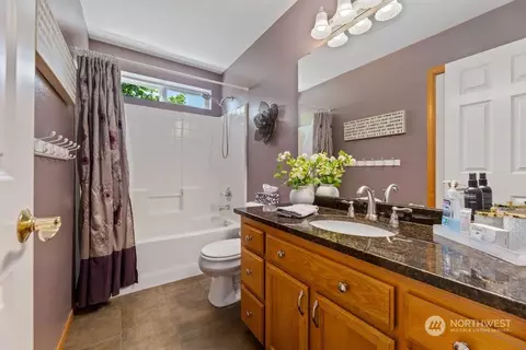 Bath - 10432 27th Dr SE, Everett, WA 98208 photo 4 of 4