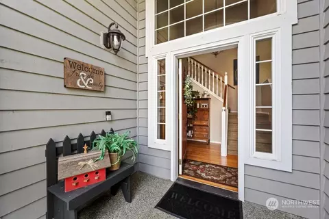 Entry Way - 10432 27th Dr SE, Everett, WA 98208 photo 1 of 2