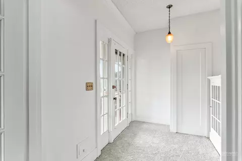 Entry Way - 1702 Lombard Ave, Everett, WA 98201 photo 1 of 2