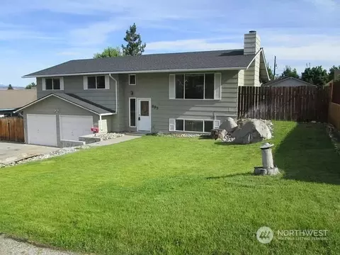 693 Degage St, East Wenatchee, WA 98802