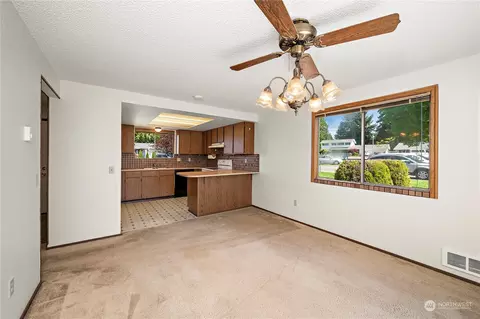 304 89th St SE, Everett, WA 98208 photo 7