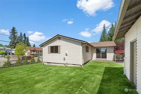 304 89th St SE, Everett, WA 98208 photo 17
